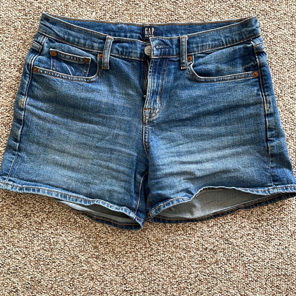 Gap Jean Shorts // 3” inseam